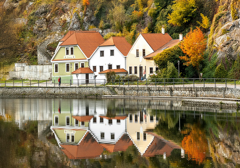 İzzet Keribar “Prag & Bohemya - Tarihten Yansıyan Işık” Sergisiyle Galeri Işık Teşvikiye’de