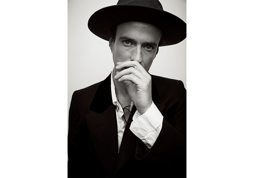 Finn Andrews 15 Aralık’ta Blind’da