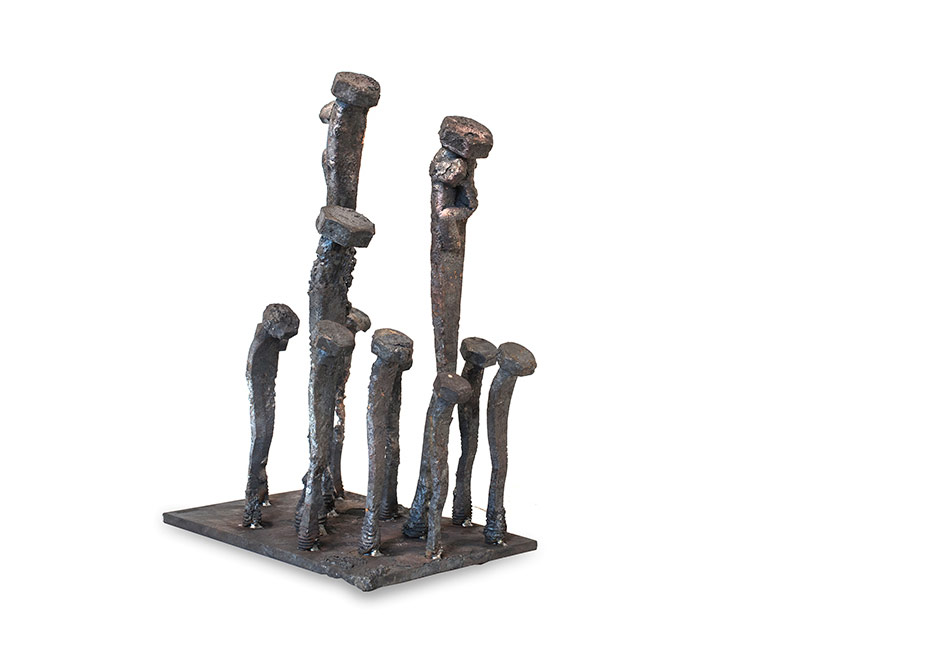 Paslanmış Çiviler İnsan Formuna Dönüşürse