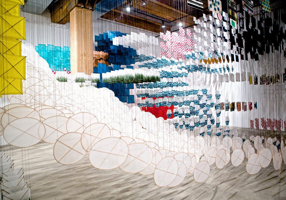 Uçuşan Binlerce Kağıt