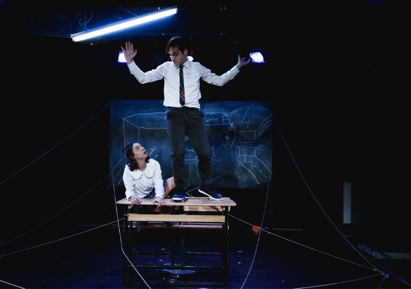 Tiyatro D22’nin “Bu Taraftan Daha Güzelim” Oyunundan Yeni Gösterimler