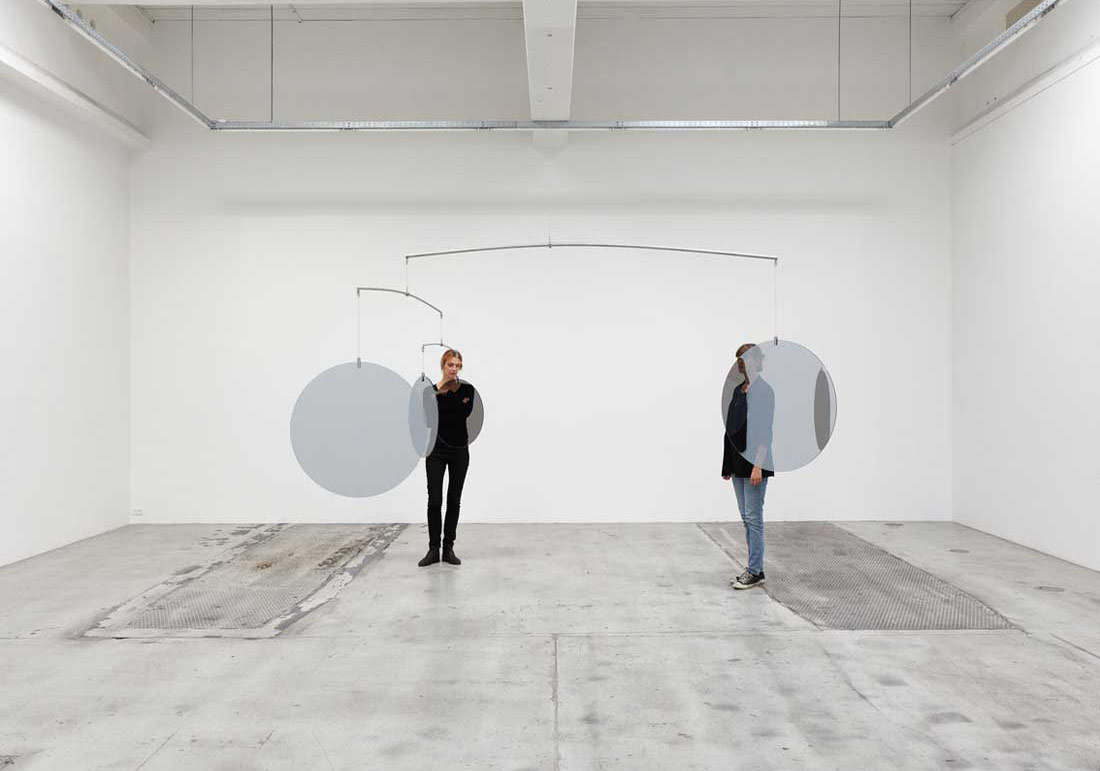 Aynalar ve Geometrinin Ahengi