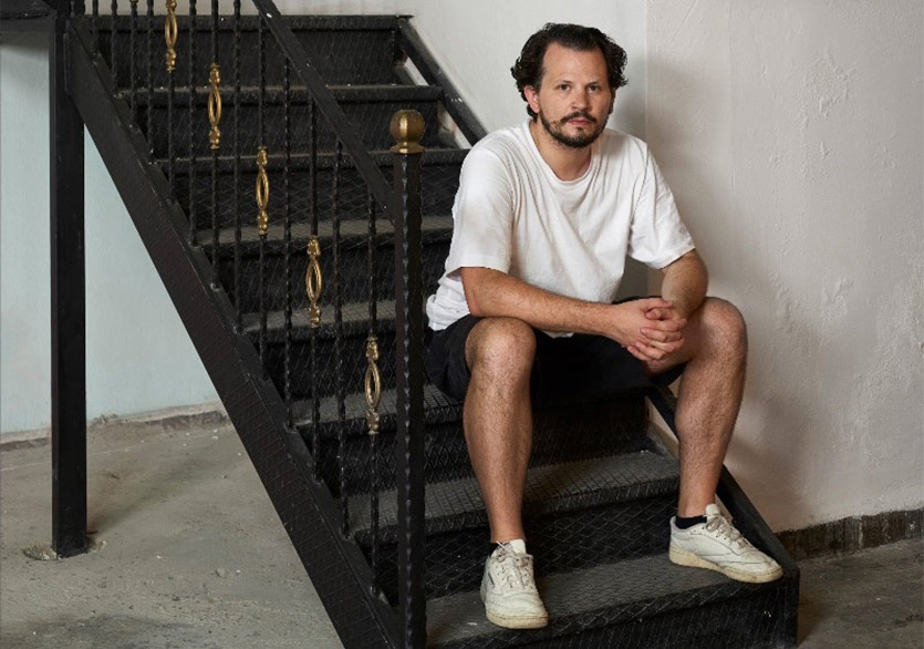 Tino Kukulies’in “Floating Stone” Enstalasyonu Barın Han’da