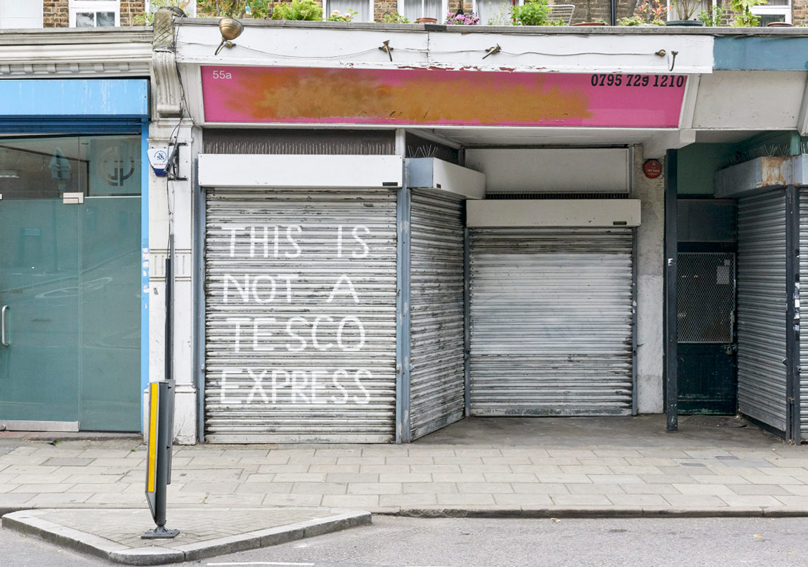 İronik Yazılar Sokak Aralarını Renklendiriyor