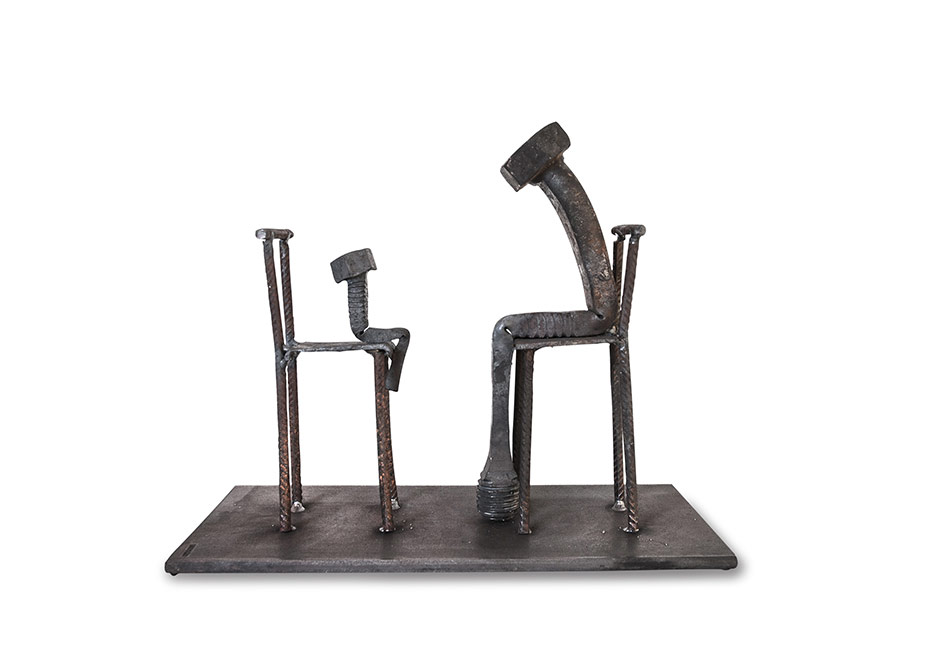 Paslanmış Çiviler İnsan Formuna Dönüşürse