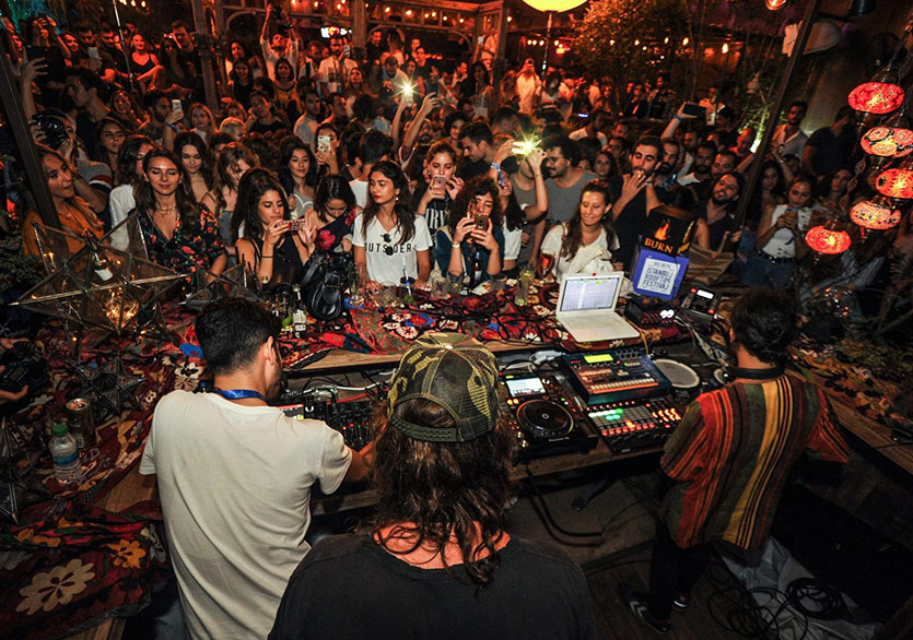 İstanbul Rooftop Festival 12 Farklı Terasta Müzikseverleri Ağırlıyor