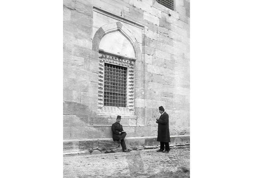 İstanbul Araştırmaları Enstitüsü’nden Yeni Sergi: “Maceraperest Bir Mimarın Fotoğrafhanesi Arif Hikmet Koyunoğlu 1893-1982”