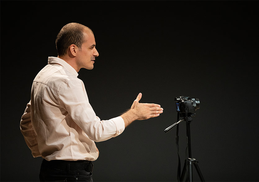 Nadir Sönmez’in “Ama” Oyunundan İki Yeni Gösterim