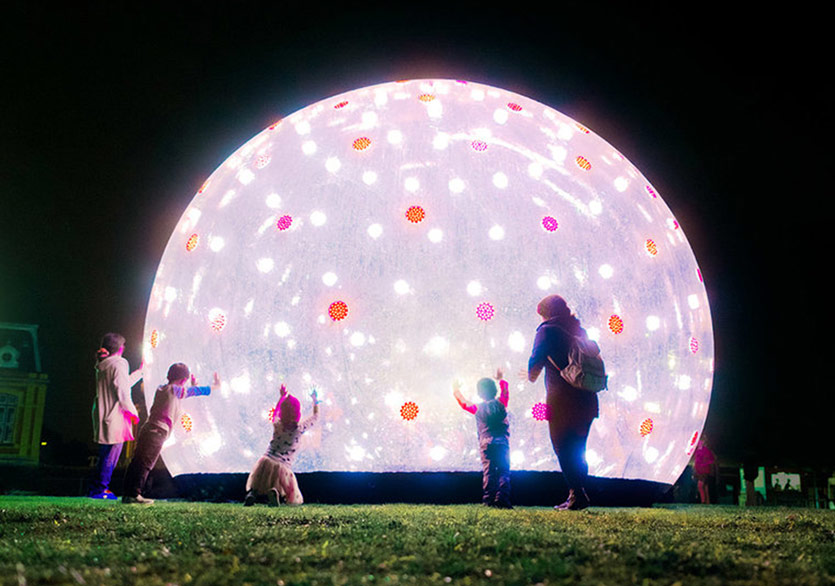 Devasa Sonic Işıklar Tokyo’yu Aydınlatıyor
