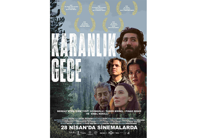 Özcan Alper’in Son Filmi “Karanlık Gece”nin Afişi Yayımlandı