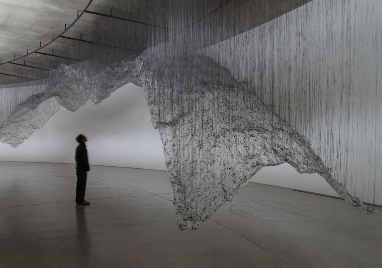 Yerçekimine Meydan Okuyan Enstalasyonlar