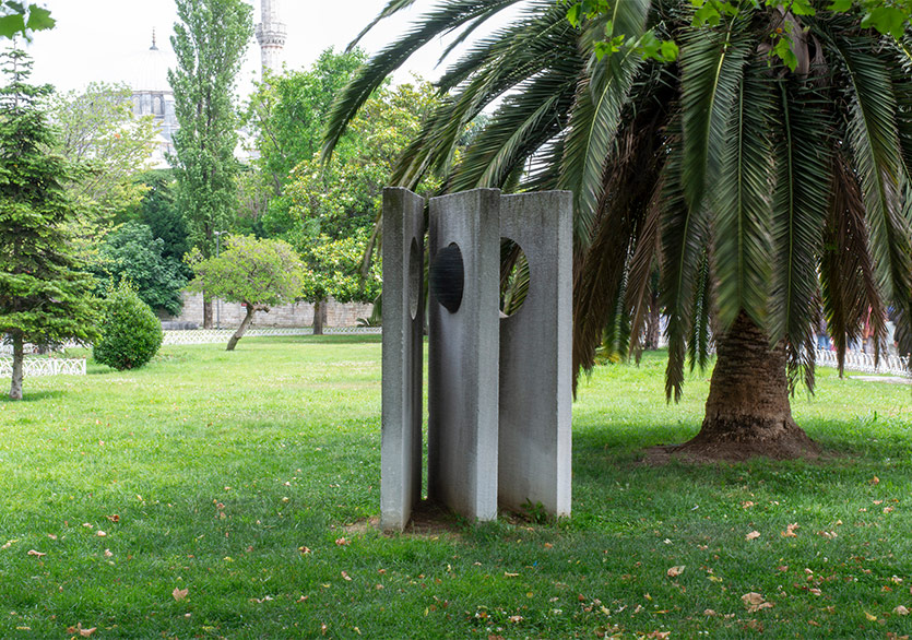 Handan Börüteçene’nin “Üç İç Denizin Ülkesi” Sergisi Salt Beyoğlu’nda