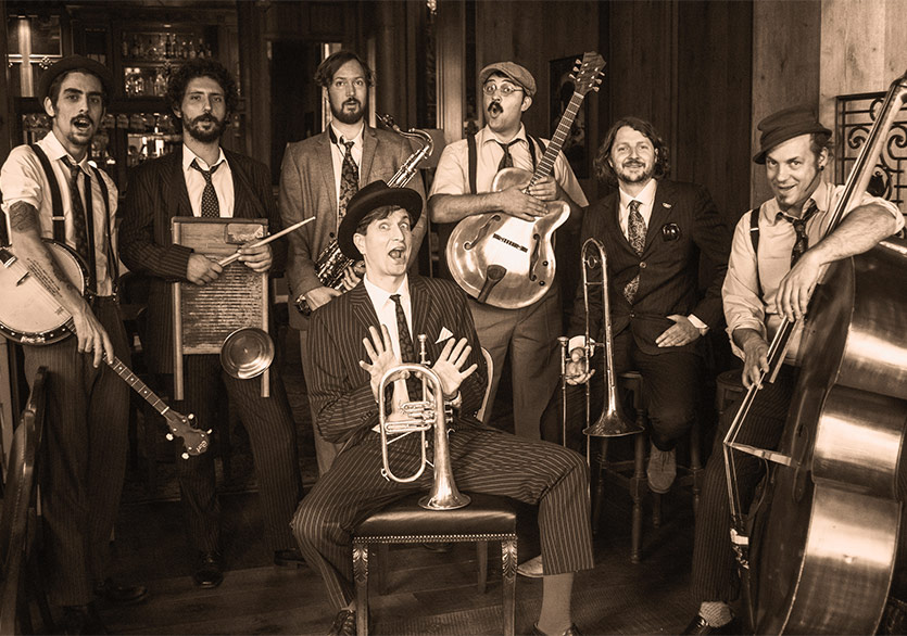 Yapı Kredi bomontiada’nın “Avluda Caz” Serisi Uninvited Jazz Band ile Devam Ediyor