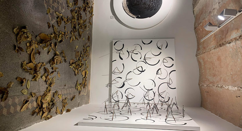Elçin Ekinci’nin “İçindeyim, Büsbütün Dışında” Sergisi kadar İstanbul FAARİ Art&Design’da