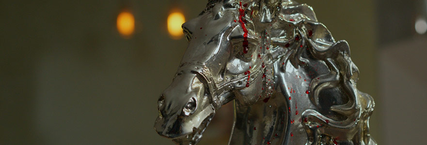 Kırılmaz Camın Altında Kalanlar: “Cam Sehpa”