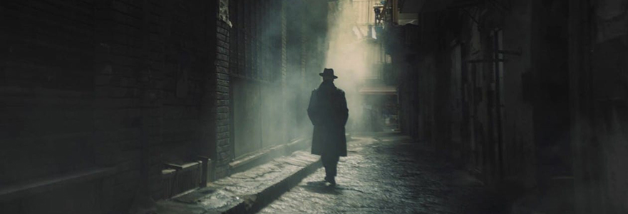 Büyüleyici Bir Göz, Aksak Bir Kalem