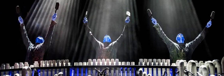 Dilsiz, Evrensel ve Mavi: Blue Man Group